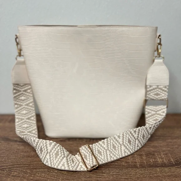 Cracker Barrel Bags Croc Bucket Bag Poshmark